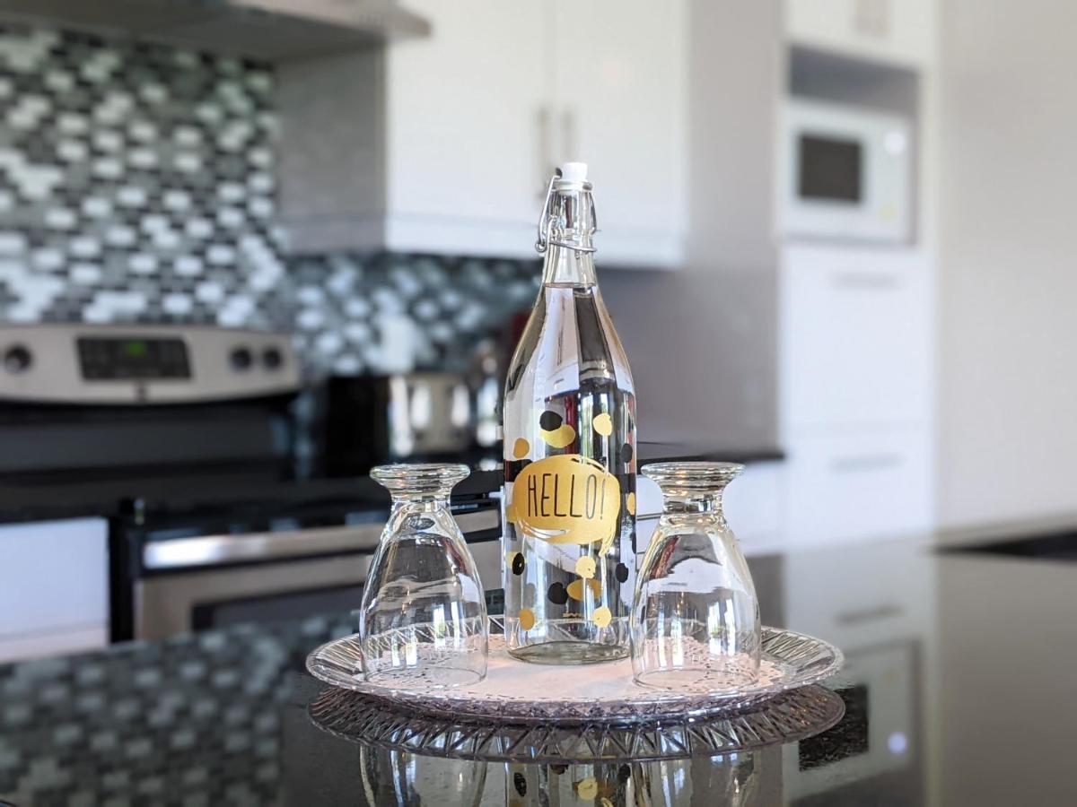 Good Vibes Only -Modern And Spacious 2 Bedroom Condo 4 Beds Free Parking, Gym Québec Zewnętrze zdjęcie